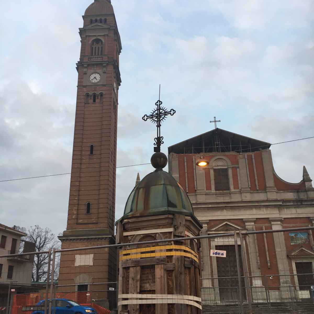 10 Earthquake Temporary Structures 2013